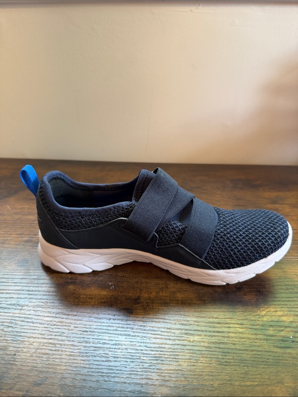 Vionic Aimmy Comfort Sneakers Women Size 6 NWOT - Picture 4 of 5